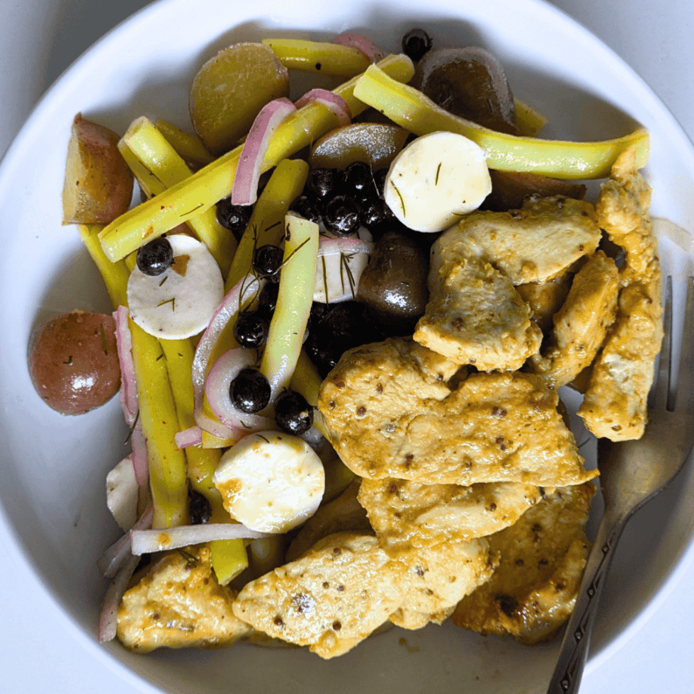 Salade estivale, pommes de terre, haricots, bleuets